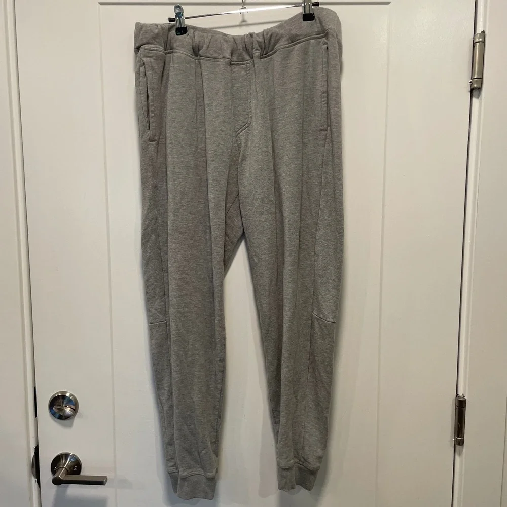 TravisMathew Mens L Grey Heathered Jogger Sweatpants Tapered Leg Athletic Pants